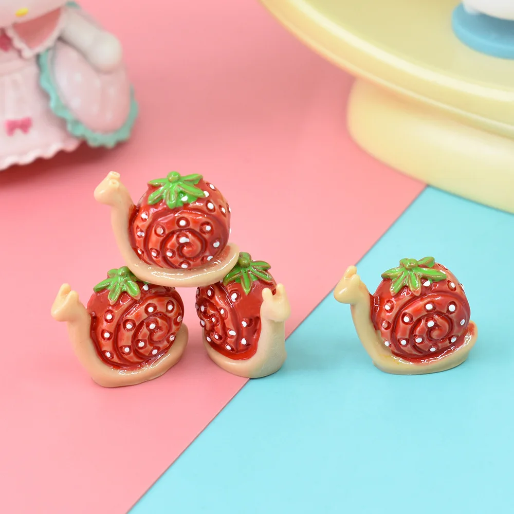 5 sztuk Mini Kawaii żywica truskawkowy ślimak Mini figurka rzemiosło miniatury przedmioty domek dla lalek wróżka Garde Diy akcesoria dekoracyjne