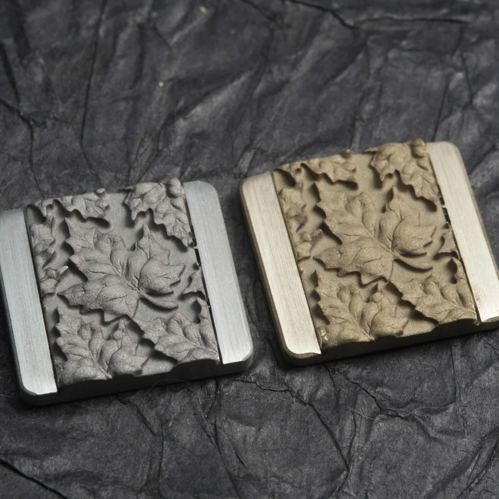 

Maple Leaf Embossing Camera Metal Hot Shoe Cover for Fujifilm XPro3 XE4 XM5 X100VI X100V XT3 Canon Sony A7C2 Nikon ZF Lumix S9