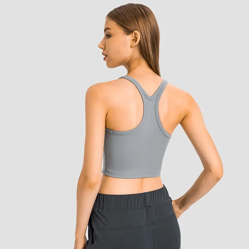 

New fashionable short yoga vest with built-in chest pad and skin friendly breathable fitness sports bra