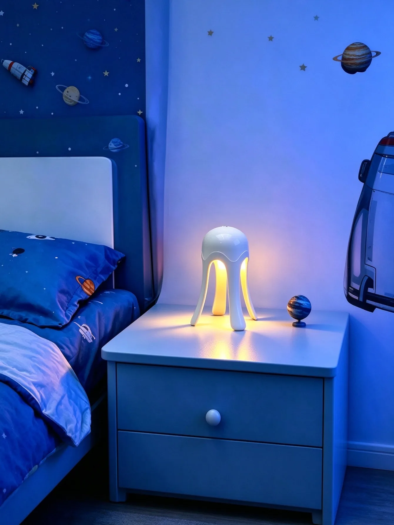 Jellyfish Shape Table Lamp Unique Stylish Cute Home Decor Ideal for Bedroom Living Room Kid's Room