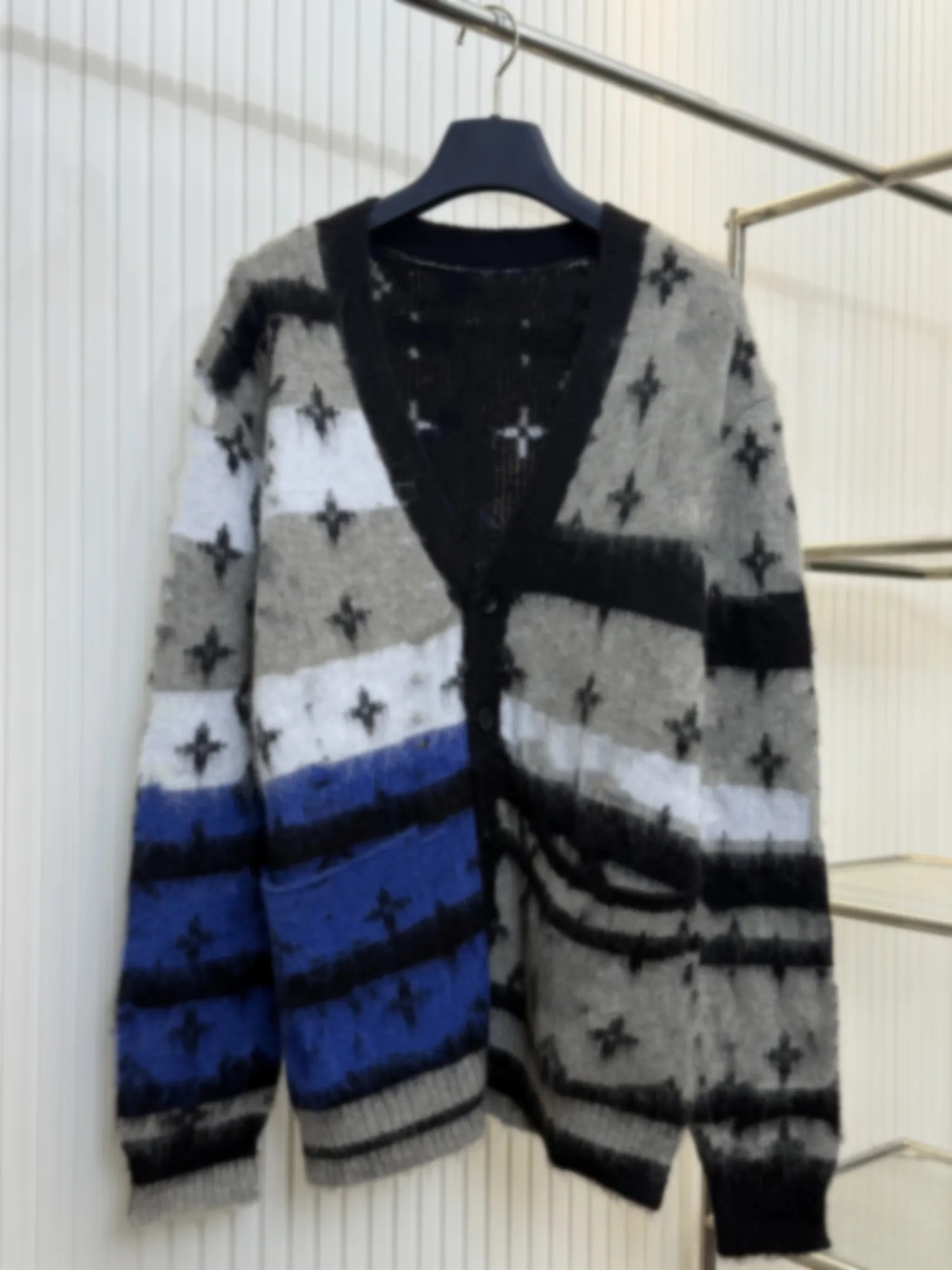 

Faionable Patchwork Color Blo Long Sve Cardigan Sweater M Fem Universal Winter New Arrival Camere V Ne Knitwear