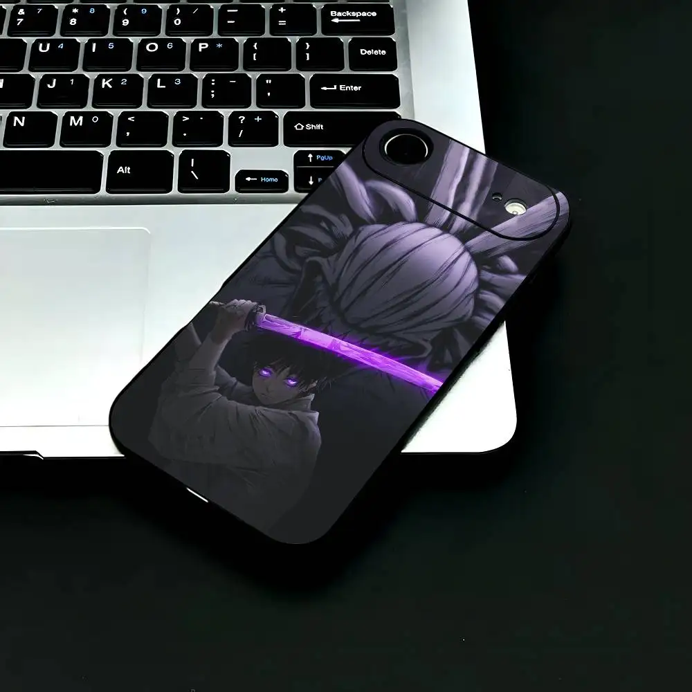 Funda para teléfono Anime Jujutsu Kaisen Funda para teléfono de TPU esmerilada negra de moda para iPhone 12-17. Diseño pintado con spray UV, anticaída diaria