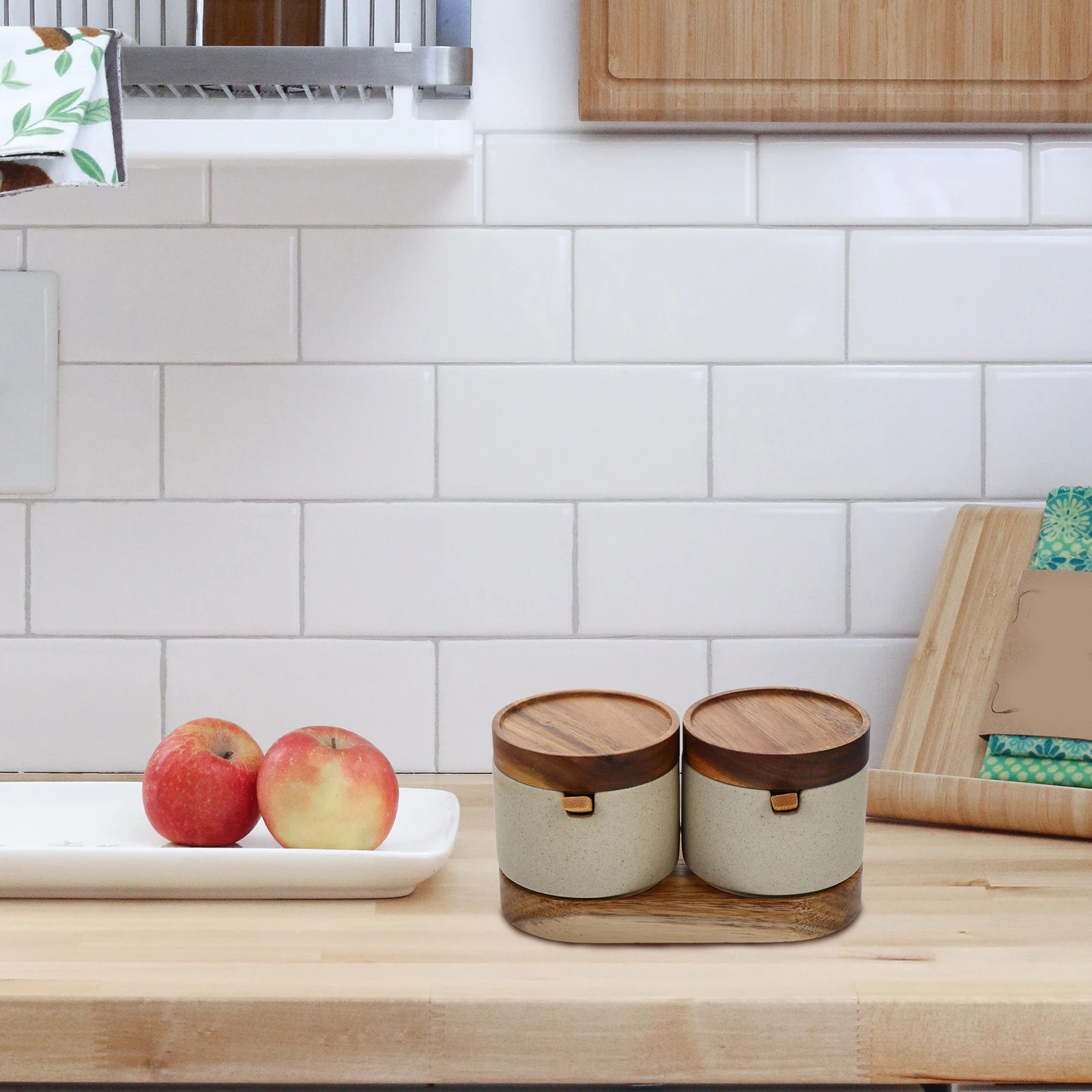 

Two-piece Set of Seasoning Jars Condiment Canisters Reusable Containers with Lids Kitchenware Storage Holders Small Cute Wood