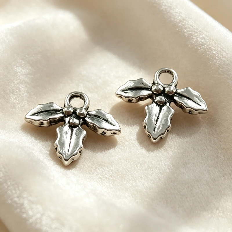 400 Stück antiksilberfarbene Holly-Charms-Anhänger, 14 x 13 mm, DIY-Armbänder, Schmuckherstellung # 4197 Großhandel – Detail 1