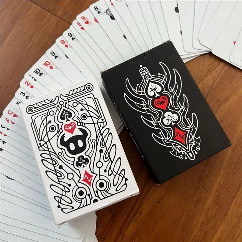 conjunto-de-cartas-de-poker-hollow-knight-padrao-preto-e-branco-jogo-de-cartas-criativo-portatil-colecao-de-presentes