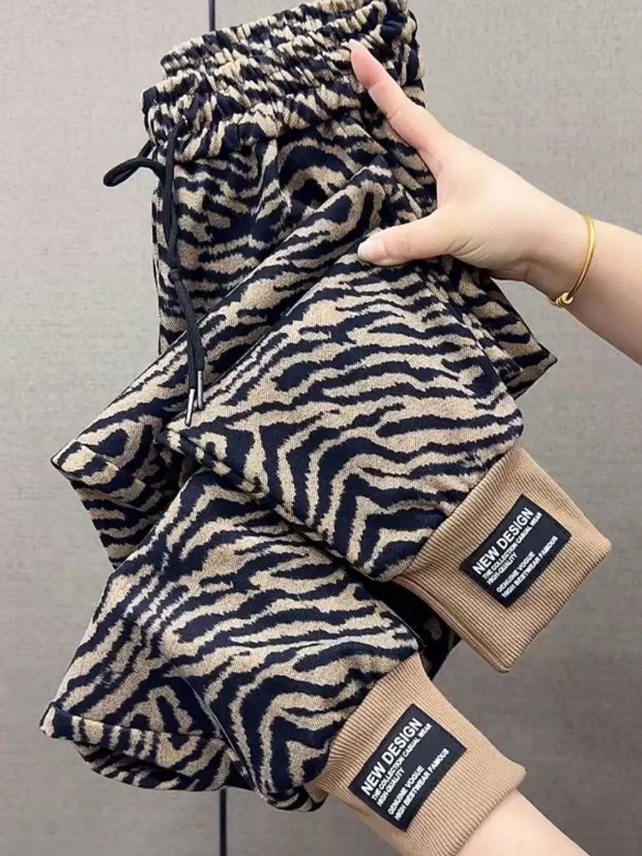 

Весна 2025: Женские укороченные брюки-галифе с высокой талией, леопардовым принтом и манжетами, утягивающие, в полоску зебры