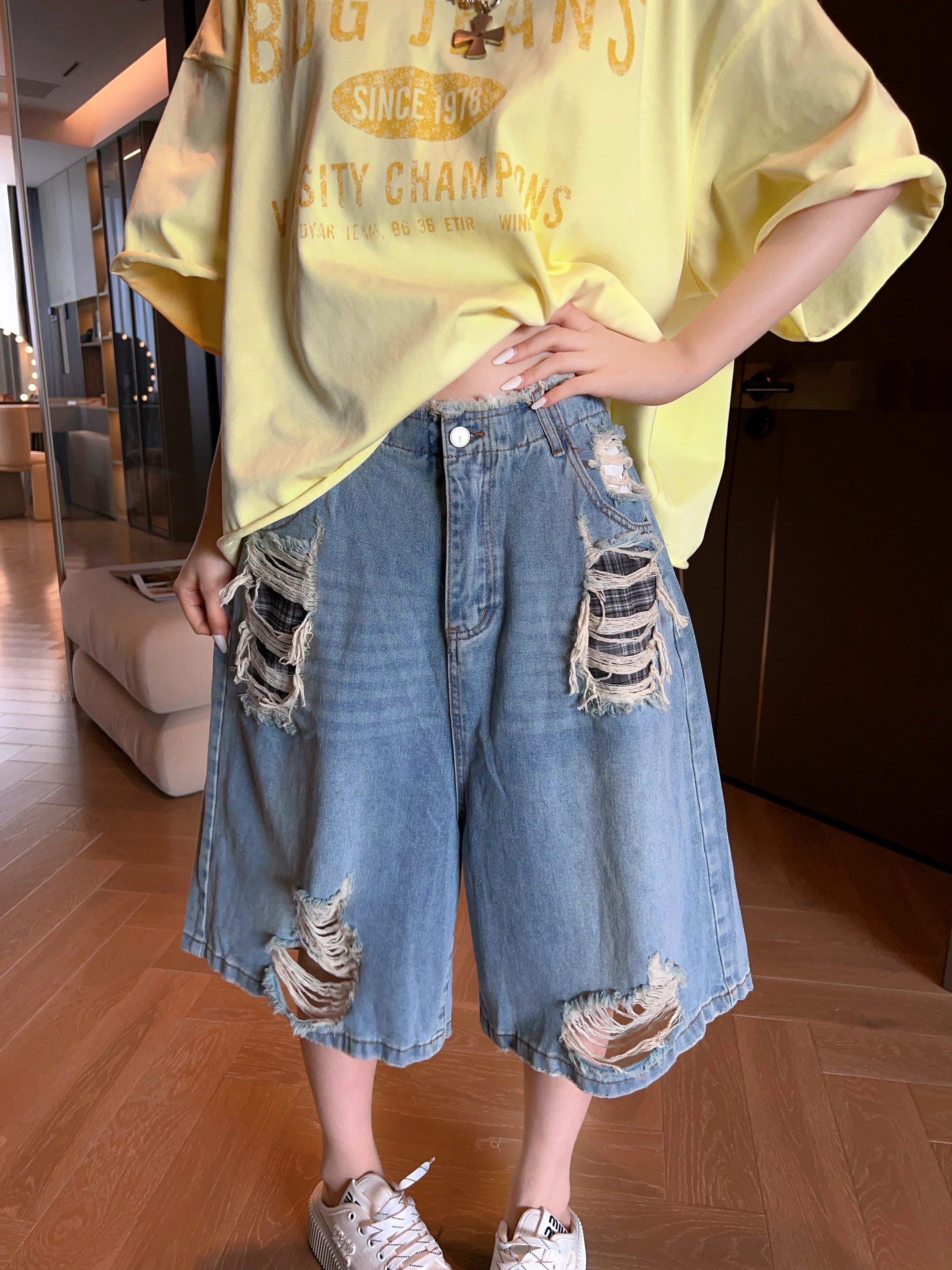 

Fashionable Ripped Loose Women's Jeans Five-Quarter Summer 2026 New Straight Leg Shorts Wide Leg Pants Natural Waist Button C...