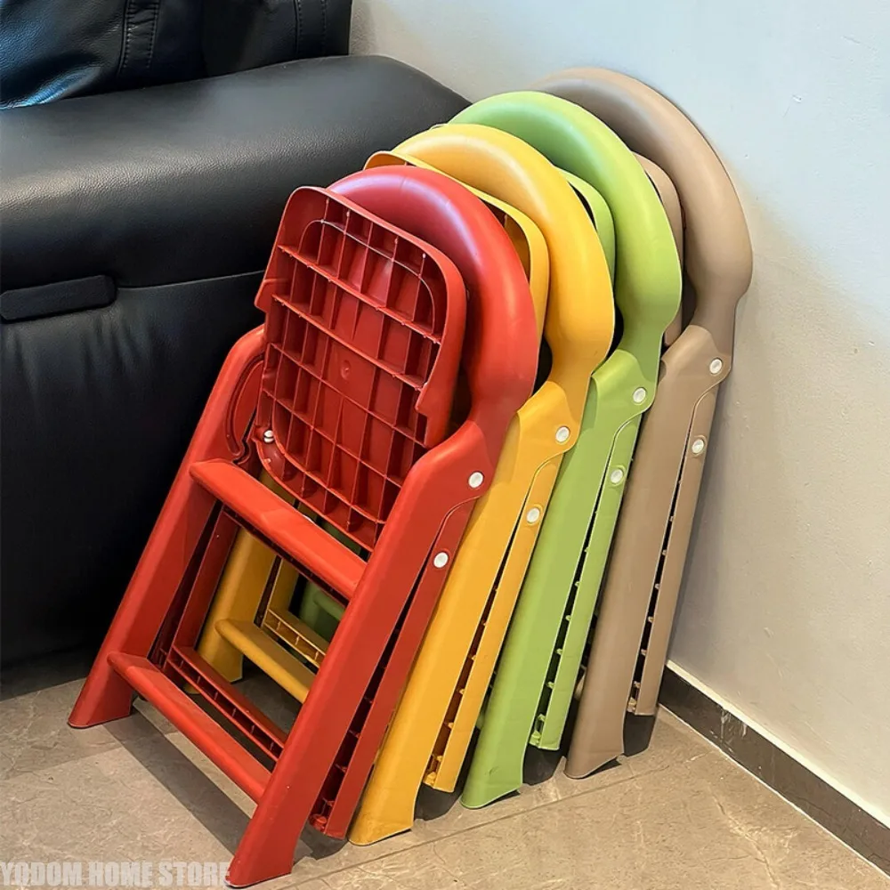 Детский красочный пластиковый стул со спинкой, прочный, легкий, складной, портативный, для использования в помещении и на открытом воздухе для малышей, подарки на день рождения для мальчиков и девочек