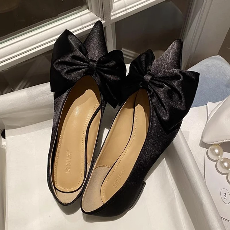 Elegant White Black Silk Bow Loafers Pointed Toe Ballet Flats Shoes Butterfly Knot V-Cut Slip On Banquet Shoes for Woman