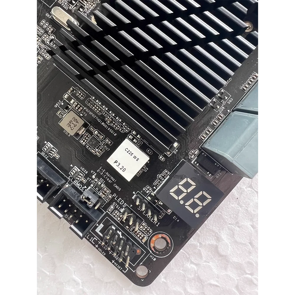 

Материнская плата рабочей станции LGA1150 C226 WS