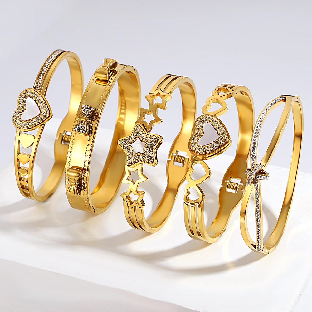 سوار أنيق بأحجار الراين مع غلاف أبيض للنساء من الفولاذ المقاوم للصدأ سلسلة ذهبية مجوهرات عصرية لعيد الحب