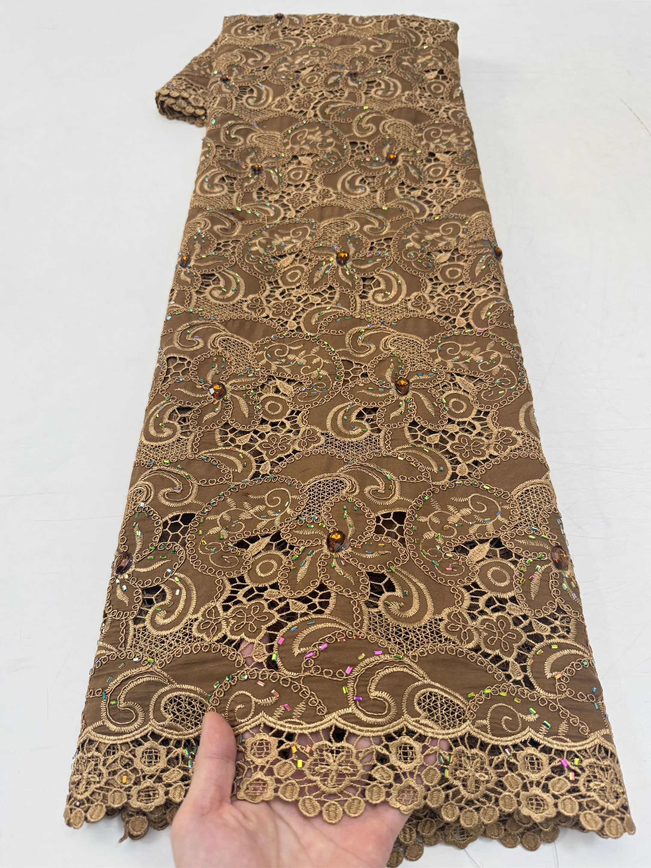 

Африканское гипюровое кружево с нигерийскими камнями, водорастворимое, для пошива платьев, женских нарядов, высокое качество, 2026