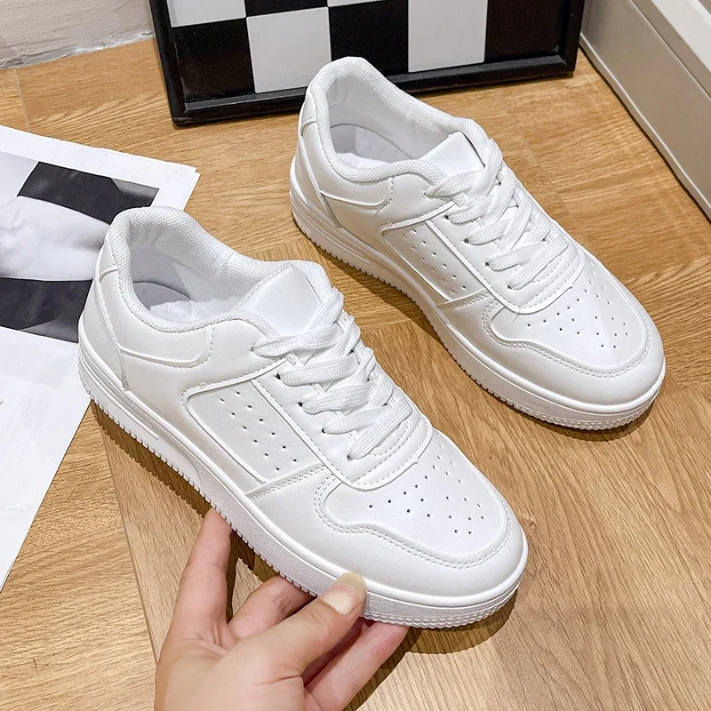 2024 Spring/Summer/Autumn New Fashion Versatile Little White Shoes Female Student Leisure Sports Board Shoes