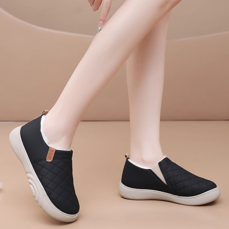 2025 شتاء جديد المرأة حذاء كاجوال مبطن بالصوف دائم المضادة للانزلاق الباردة واقية دافئة ومريحة شحن مجاني الأحذية النسائية