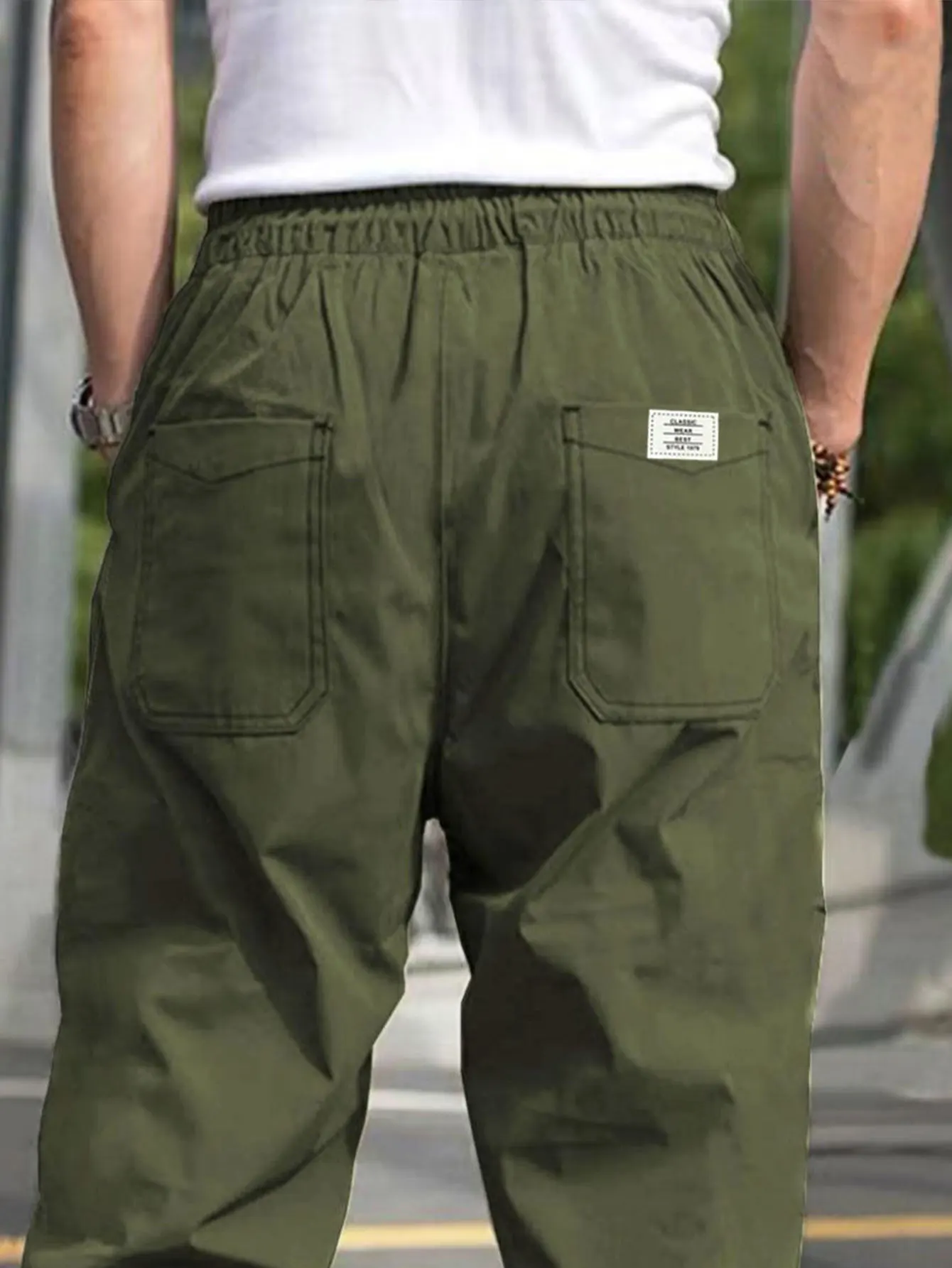 Herren Cargo-Hose in Uni-Farbe mit Taschen und Kordelzug, Regular Fit, Lässige Modehose für den Alltag, Herren-Unterbekleidung – Detail 8