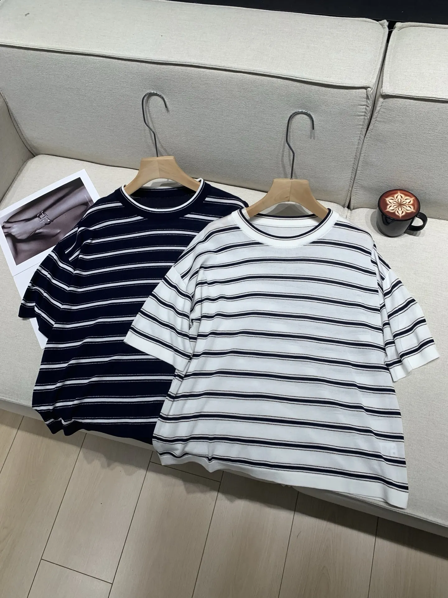 

Women 2-Color Striped T-Shirt Round Neck Short Sleeve Casual Female Tee Tops