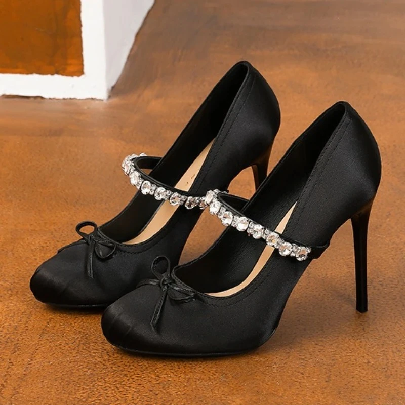 

Crystal Luxury Mary Jane Shoes Women Elegant Round Toe Pumps Shallow Bowknot Satin Sexy Rhinestone High Heels Party Shoes Women