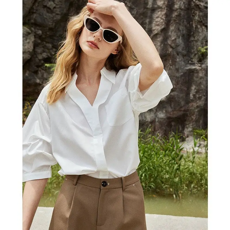 

French High-End White Polo Collar Shirt For Women, 2026 Summer New Commuting Loose Fit Slimming Top