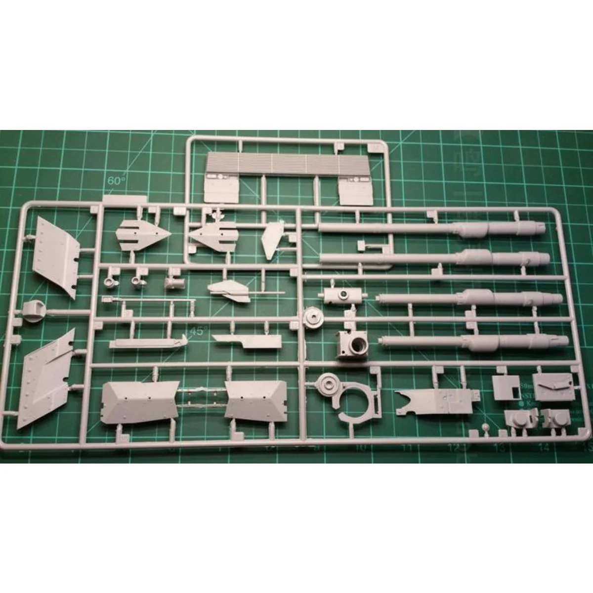 Hobbyboss Model Kit  82403 1/35 German Leopard 2 A6EX