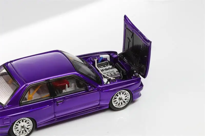 

Коллекционная модель автомобиля 1:64 E30 M3 GROUP A Purple Limited999, литая под давлением