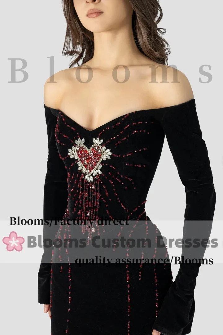Customized Black Velvet Off Shoulder Heart Beaded Formal Evening Dresses Prom Gown Fitted Maxi Elegant Party Dresses 2026 image 2