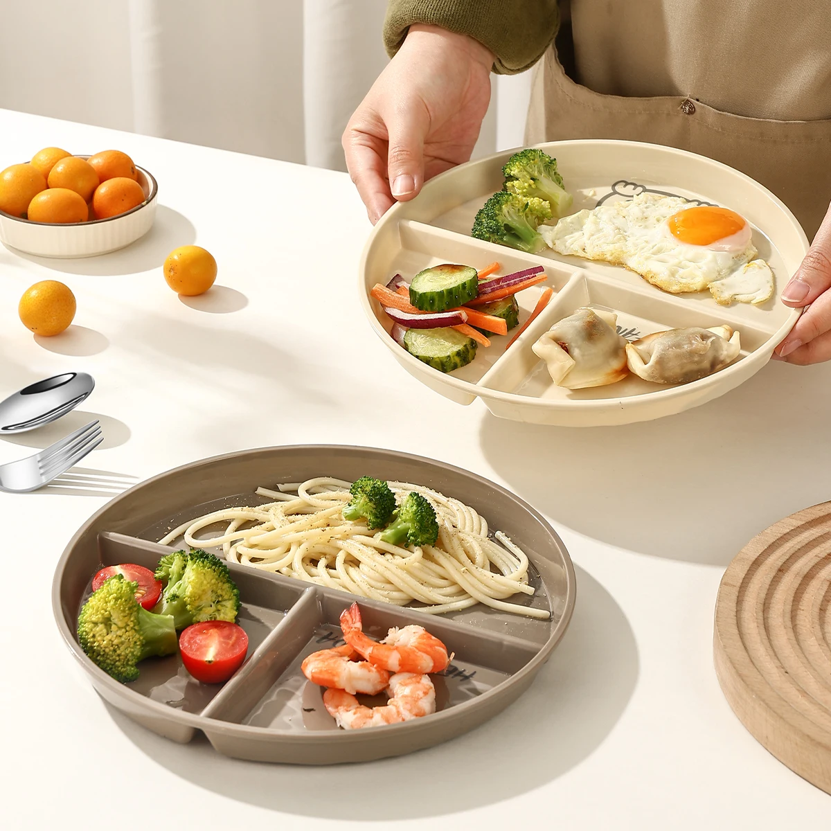 WORTHBUY Reusable Salad Plate Stackable Fruit Dishes Three-grid Fat Reducing Meal Plates Plastic Round Food Tray Microwave Oven