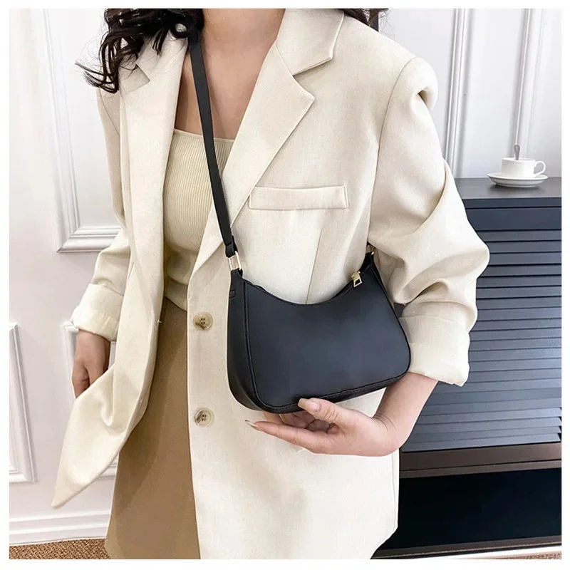 Women's Fashionable Solid-Color Small Square Bag – Trendy Simple High-Quality Single-Shoulder Underarm Handbag
