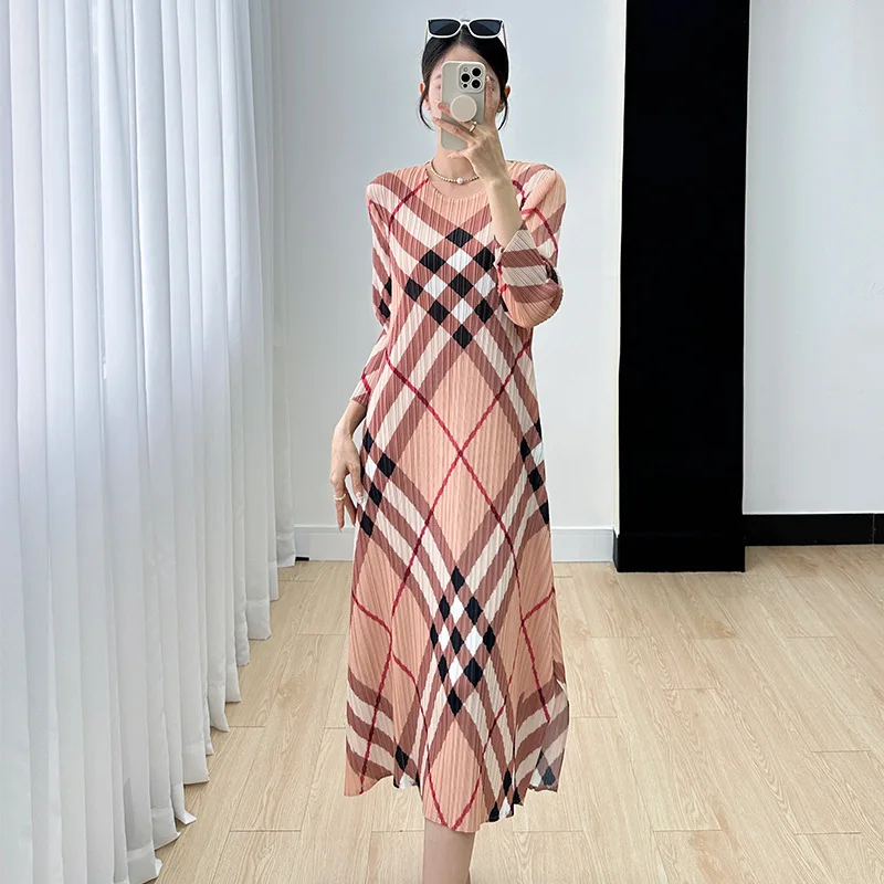 Miyake Dress Women\'s 2024 Spring and Autumn Season New Print Slim Fit Round Neck Shows Thin Temperament Pleated Long Dress