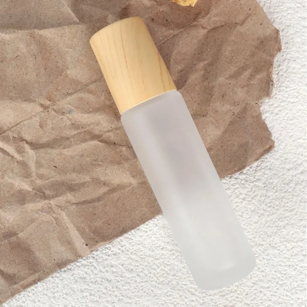 Portable 5ml 10ml Roll-on Bottle Lip Oil Refillable Essential Oil Bottles Mini Aromatherapy Wood Roller Ball Bottle Travel