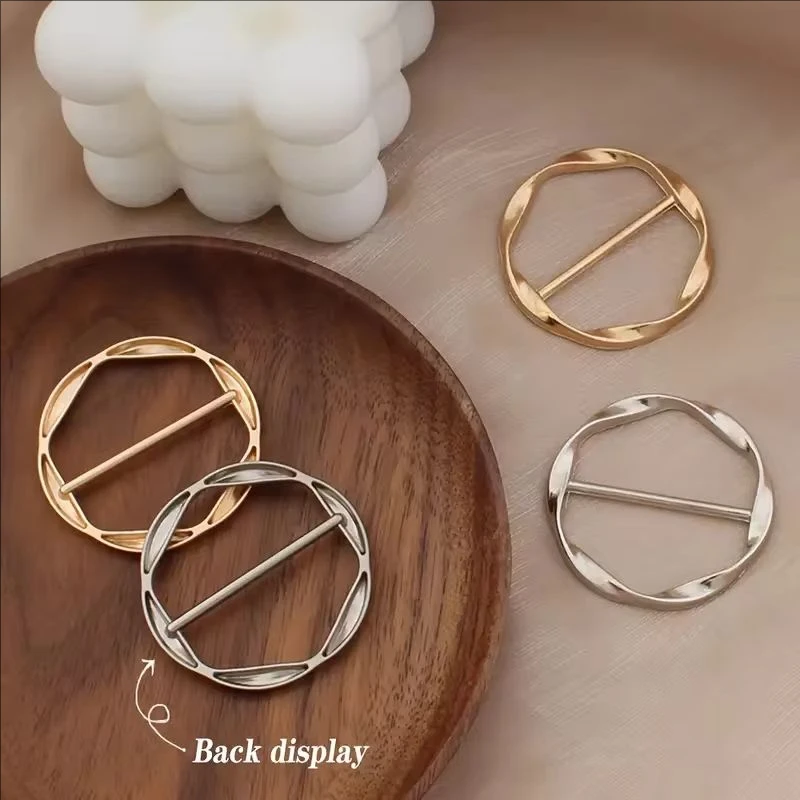 5 Peças de Fivelas de Metal Redondas Modernas: Clipe para Xale, Prendedor de Camiseta, Broche, Fivela de Cintura e Anel Versátil para Fixação de Roupas
