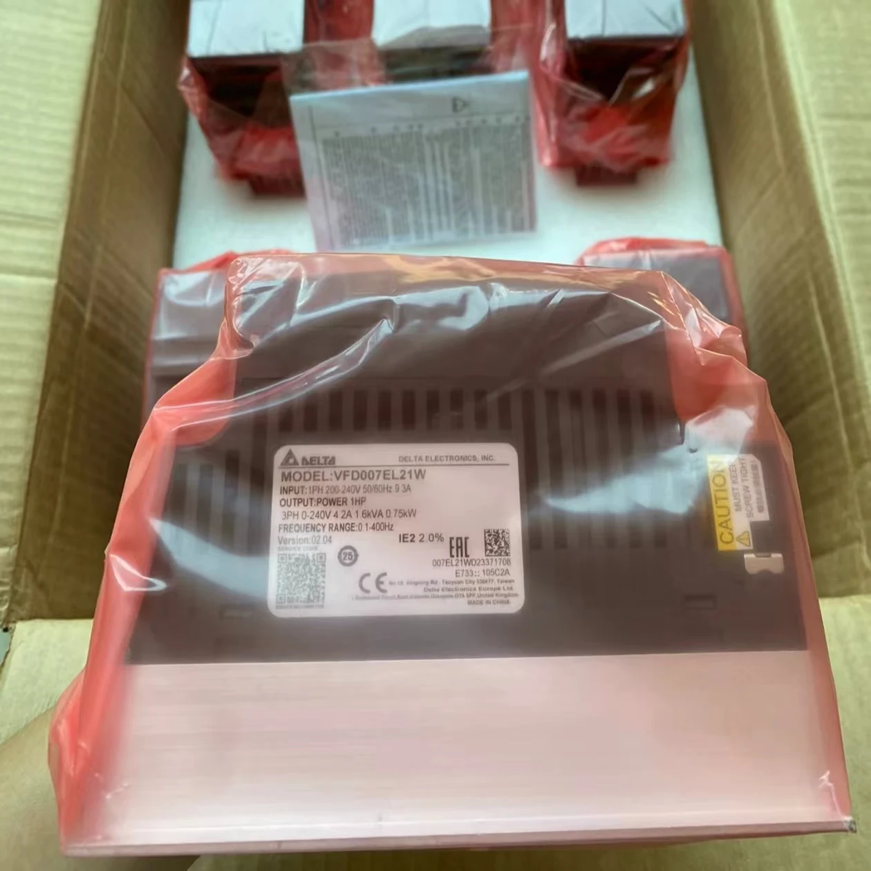주파수 변환기 VFD007B23A VFD007EL21A 새로운 원본