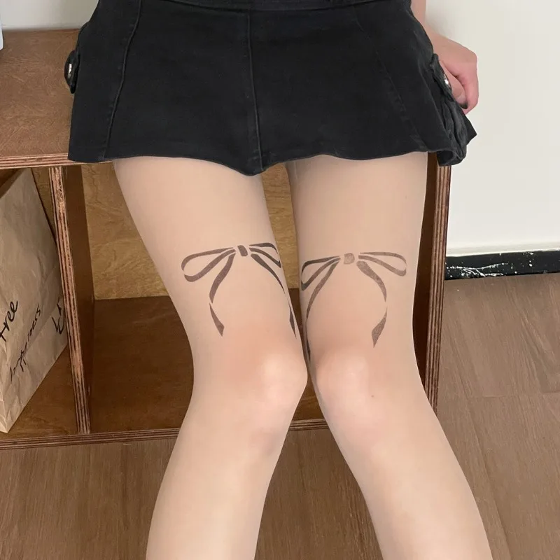 Women Sexy Bow Printed Pantyhose Trendy Ins Thigh Fake Bowknot Tattoo Legs Skin Silk Stockings Sweet Bottomed Fishnet Tights