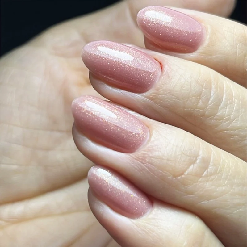 24 Uds uñas postizas rosas cabeza redonda gradiente blanco con diseño de polvo brillante prensa en uñas arte corto ovalado juegos de uñas postizas terminados