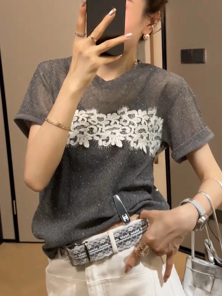 

Уникальный дизайн, большие размеры, кружевной топ с коротким рукавом, облегающий, универсальный, блестящий, летняя новинка, женская модная футболка для ношения под одеждой