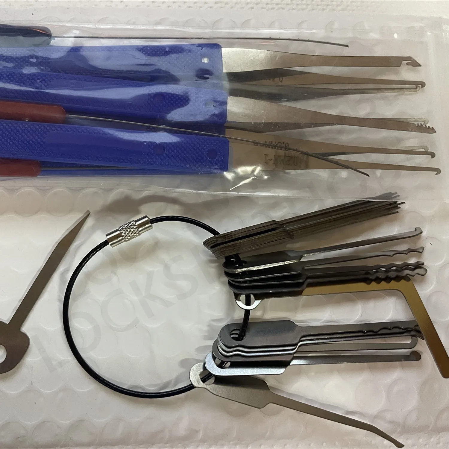 Picture 6: 35PCS Broken Key Extractor Set Locksmith Tools Kit Key Remove Removal Hooks With lockpick bigginer tools