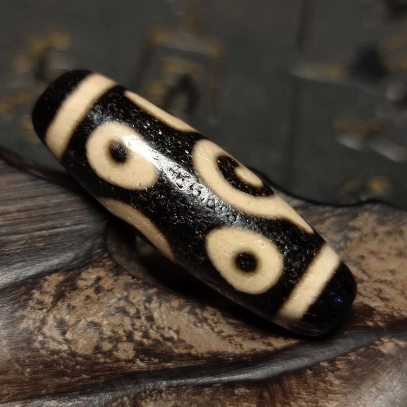 Tibetan White/Black Magic Snail 4 Eyes Totem Ancient Weathered Oily Old Agate DZI Beads For Men&Women Jewelry DIY Free Shipping