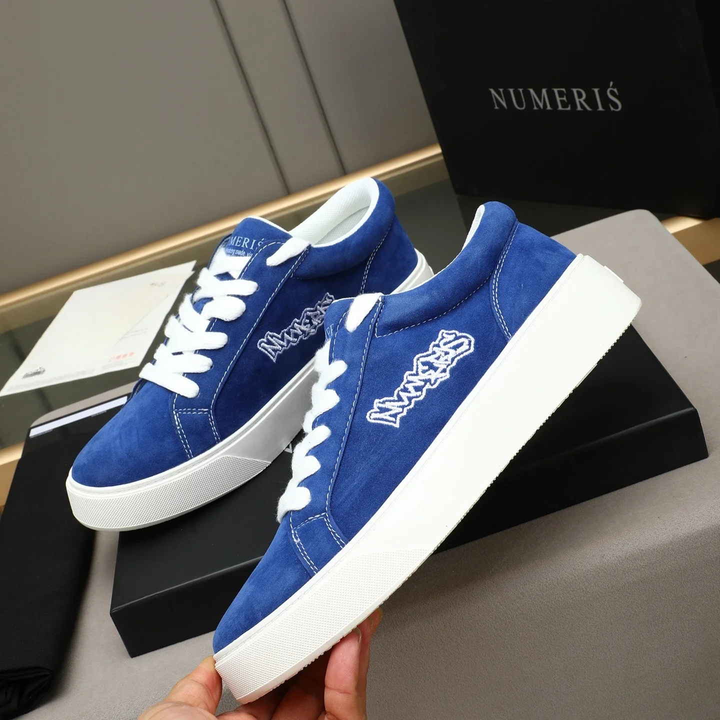 Hot-selling New Suede Platform Casual Sports Shoes with Embroidered Lettering Low-top Sneakers Height-increasing Lace-up Design