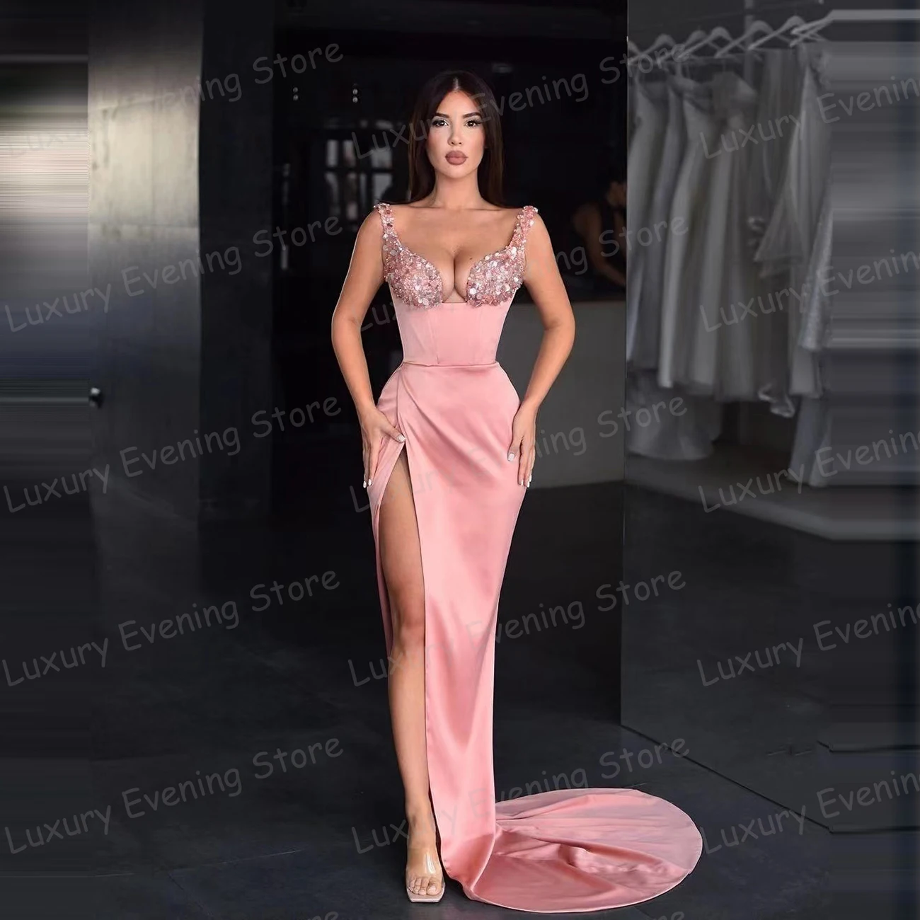 Einfache 2024 rosa Abendkleider Schatz Applikationen Ballkleider ärmellose High Side Split Satin formelle Party Mode Vestidos