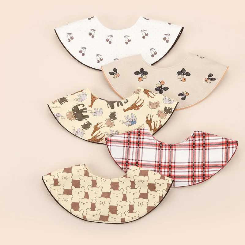 

Мягкие хлопковые двусторонние детские нагрудники, новое полотенце с принтом, мягкие дышащие салфетки для отрыжки новорожденных для мальчиков и девочек, нагрудник для кормления слюней