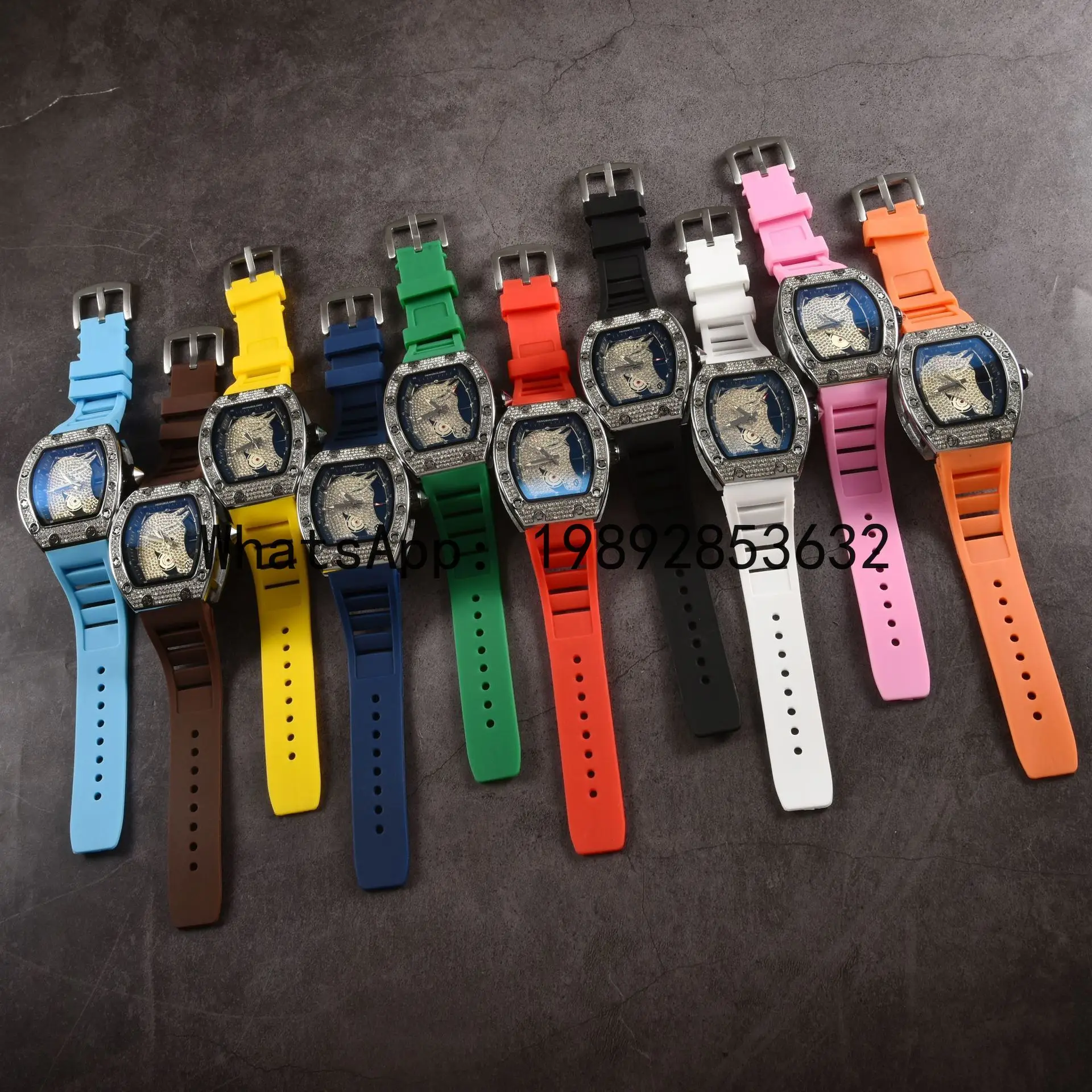LYY Diamond-Encrusted Quartz Watch for Men, Fashionable Casual Multifunctional Wristwatch with Calendar