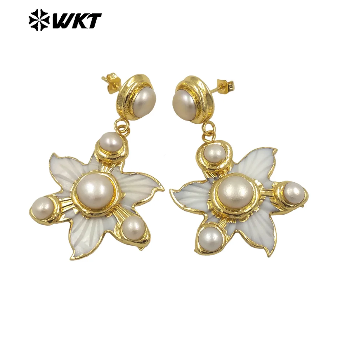 

WT-MPE146 Элегантный благородный дизайн в форме цветка, белая ракушка и жемчужина, серьги средней длины для девочек, аксессуар для юбки
