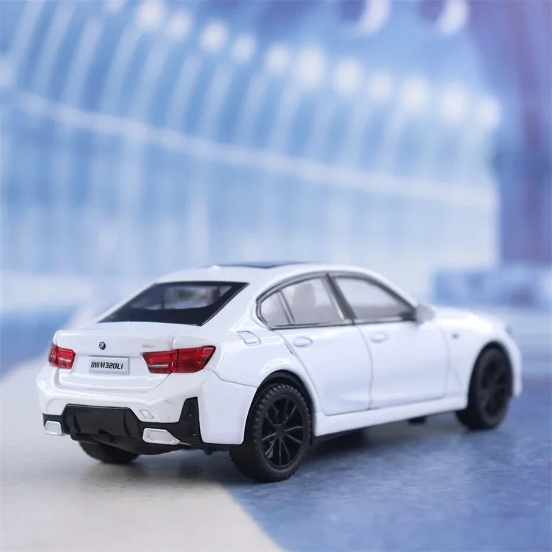 1:32 BMW 320I Alloy Car Model Diecast Metal Toy Vehicles Model Simulation Sound and Light Collection Boy Kid Toy Gift F597