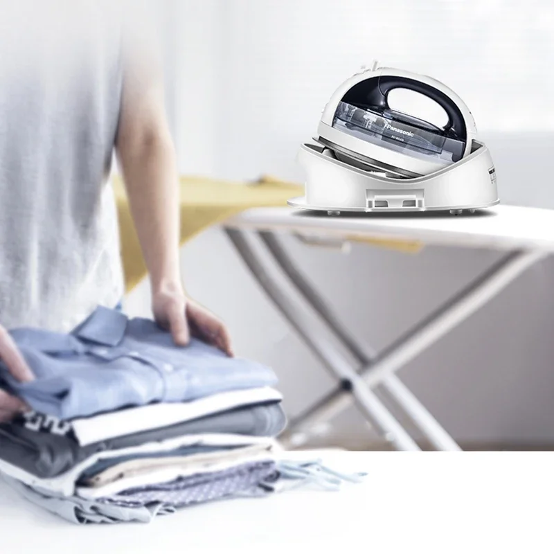 مكواة بخار لاسلكية من باناسونيك محمولة باليد 3 سرعات قابلة للتعديل مكوّاة محمولة من السيراميك لوحة سفلية 2400 وات باخرة من القماش
