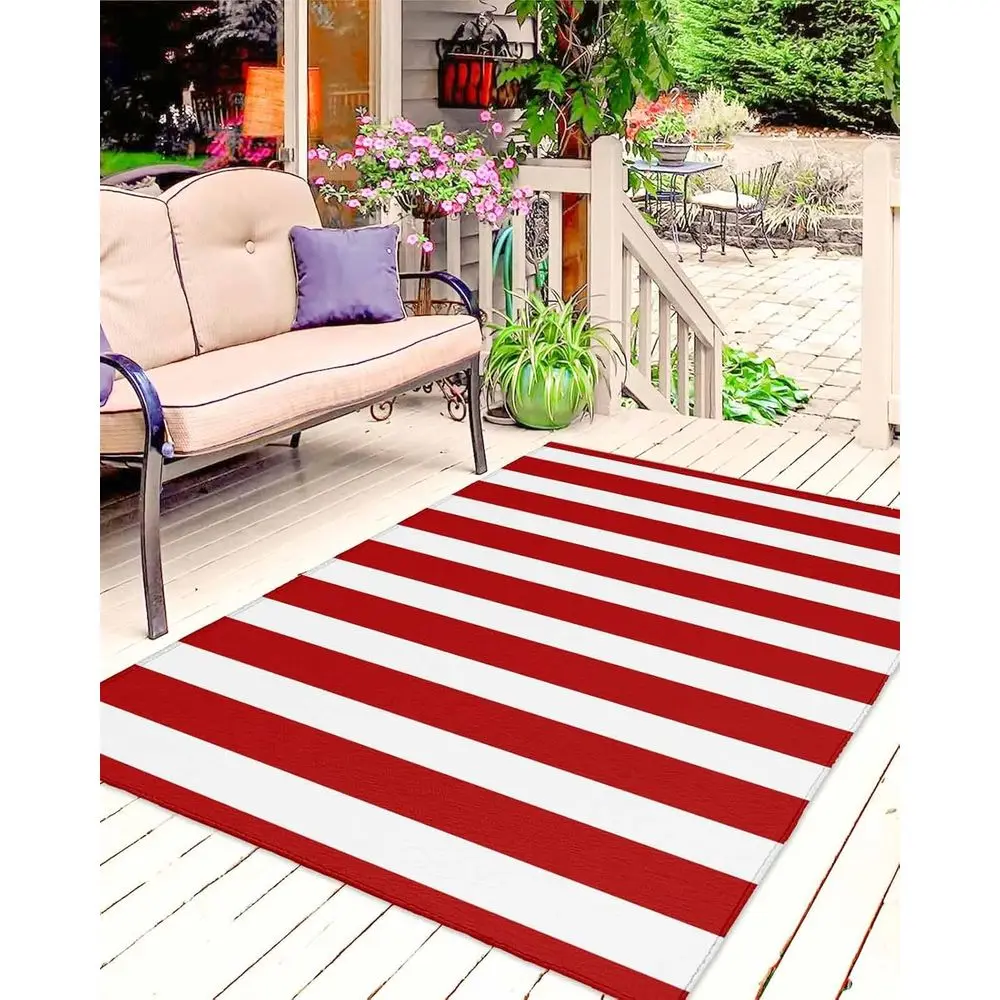 

Современный полосатый уличный ковер длиной 5x8 футов — красный и белый для патио, террасы и заднего двора с минималистичным дизайном