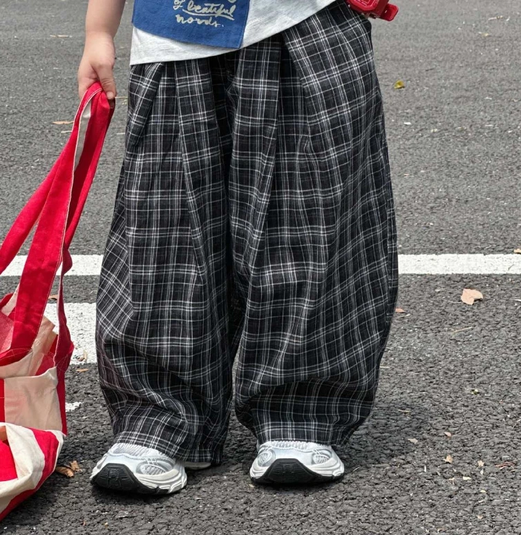 

25 Summer New Korean Children's Clothing Black and White Checkered Loose Water Washed Cotton and Hemp Mosquito Resistant Pants
