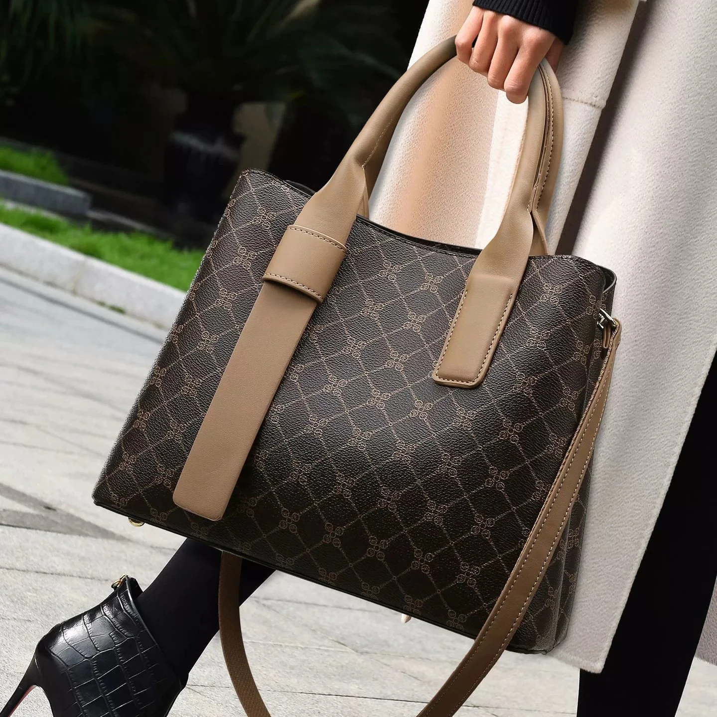Hand bag ladies luxury women's shoulder bags Retro print black khaki beige coffee large capacity Suitable for commuting