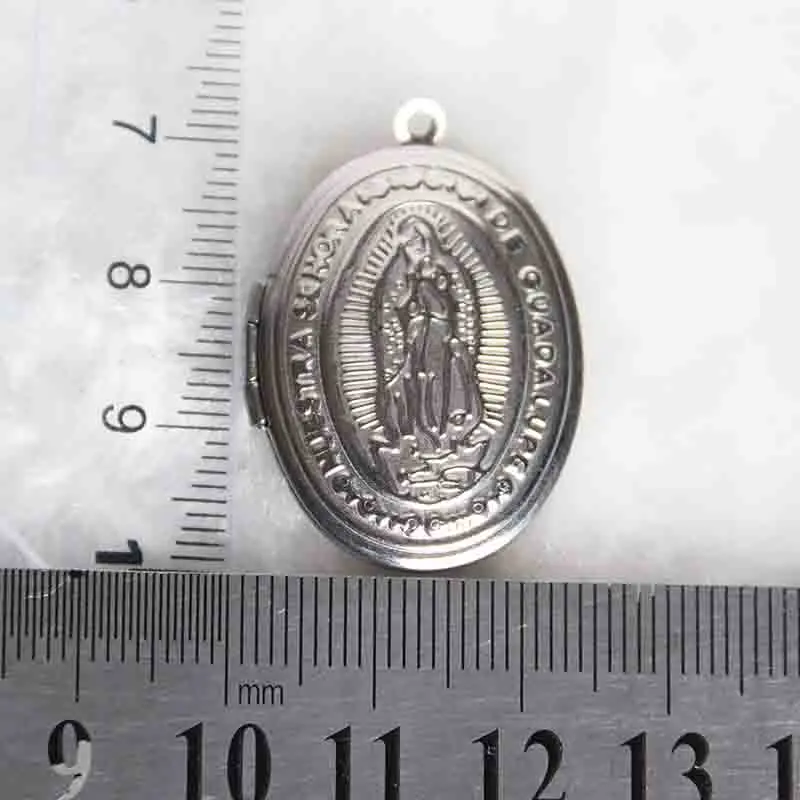 1pc Oval Locket DIY Jesus Photo Frame Stainless Steel Charms Necklaces Women Men Kids Family Memorial Jewelry New Year Gift