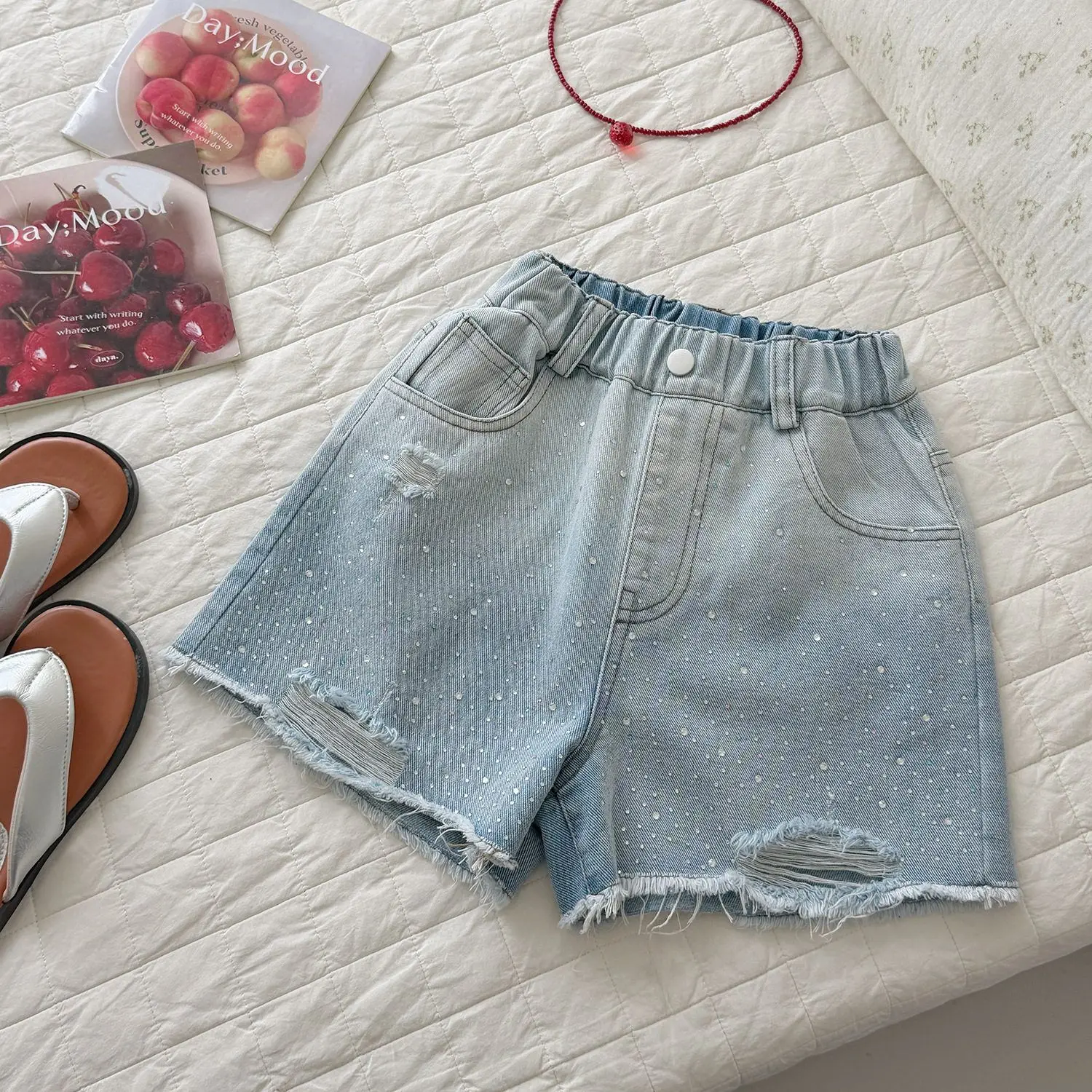 Girls Shorts Outer Wear Summer 2026 New Kids Stylish Five Point Pants Girl Ripped Raw Edge Rhinestone Denim Shorts