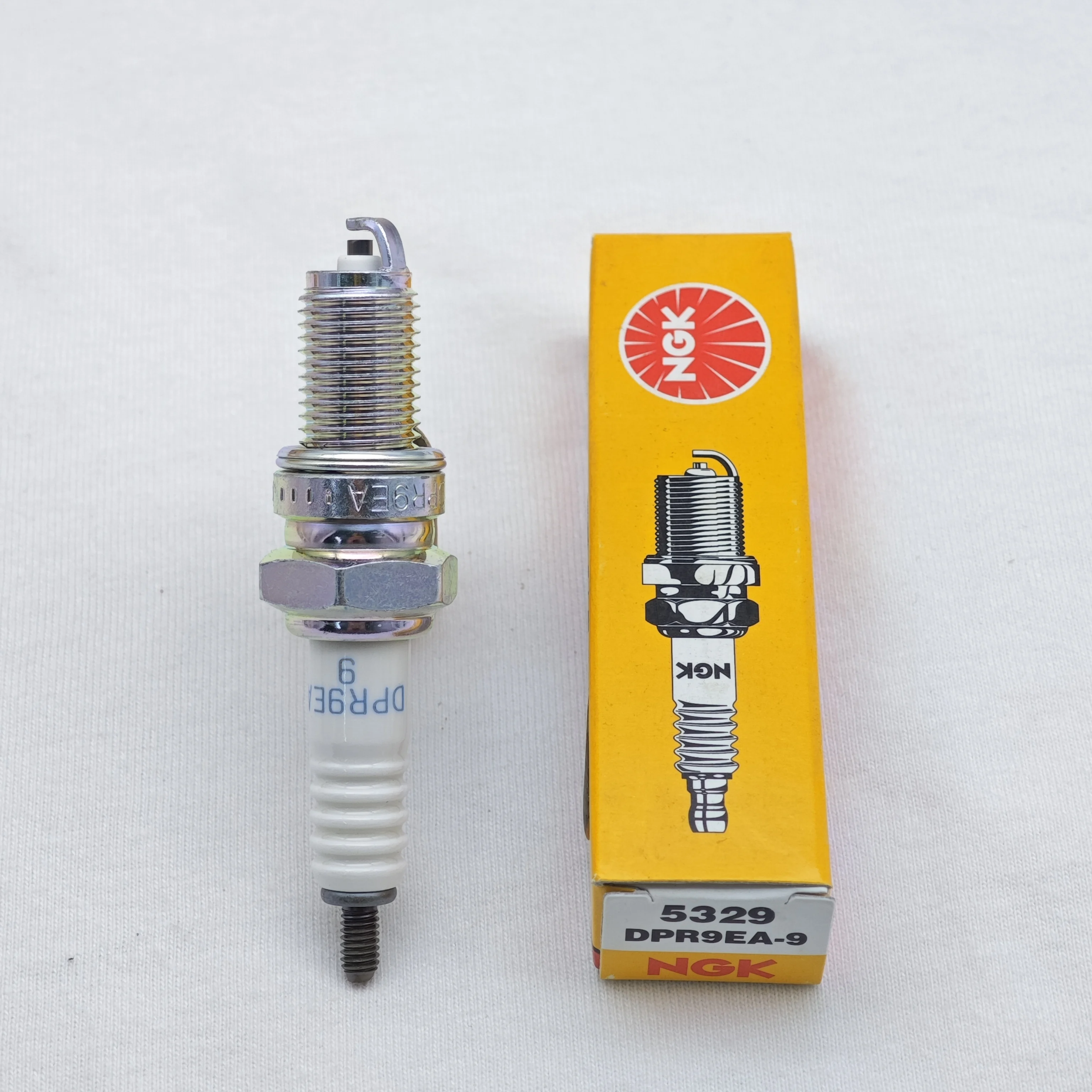 1pcs Original NGK Motorcycle Spark Plug DPR9EA-9 #5329 For XB-9R XB-9S CB1000F  CBR1000  CB1300 etc