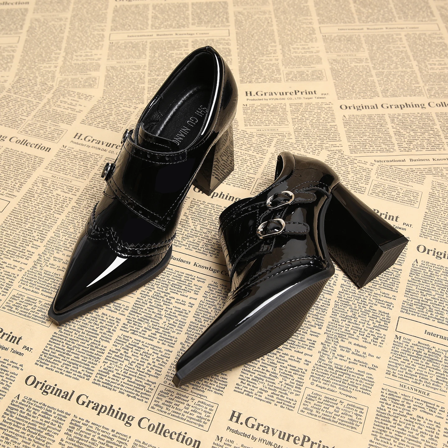 eleganti-scarpe-con-tacco-grosso-a-punta-per-donna-tacchi-alti-da-ufficio-stile-britannico-alla-moda-in-pelle-nera-per-primavera